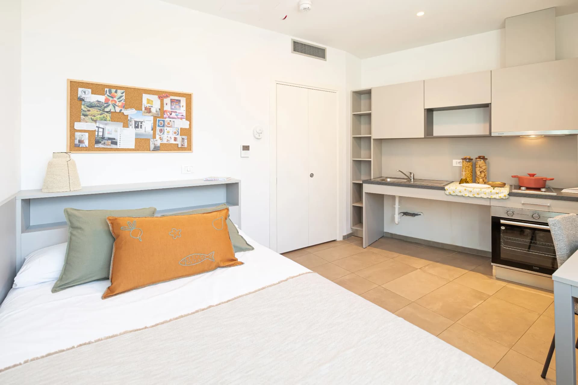 Accessible Classic Studio in Florence 4