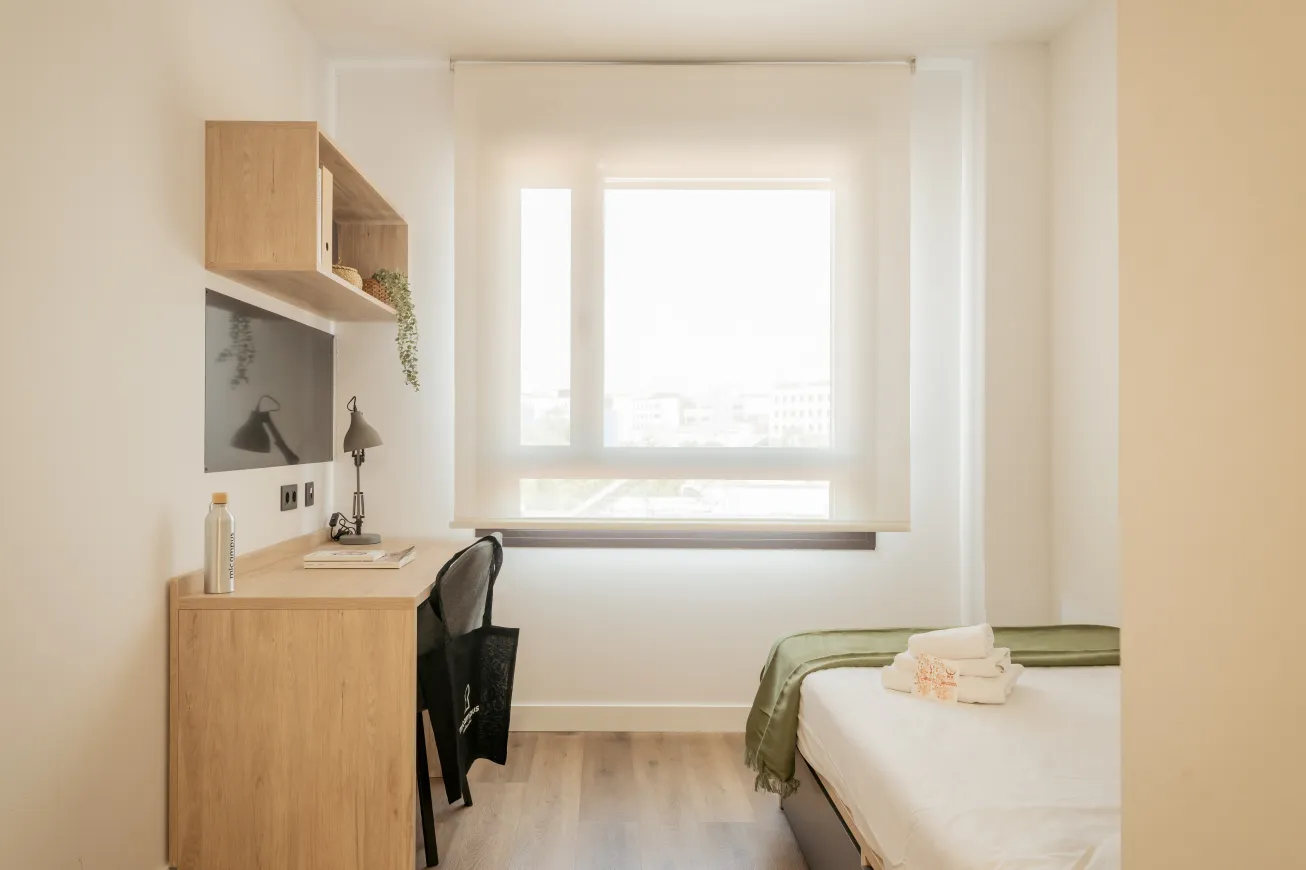 Single in Madrid 5