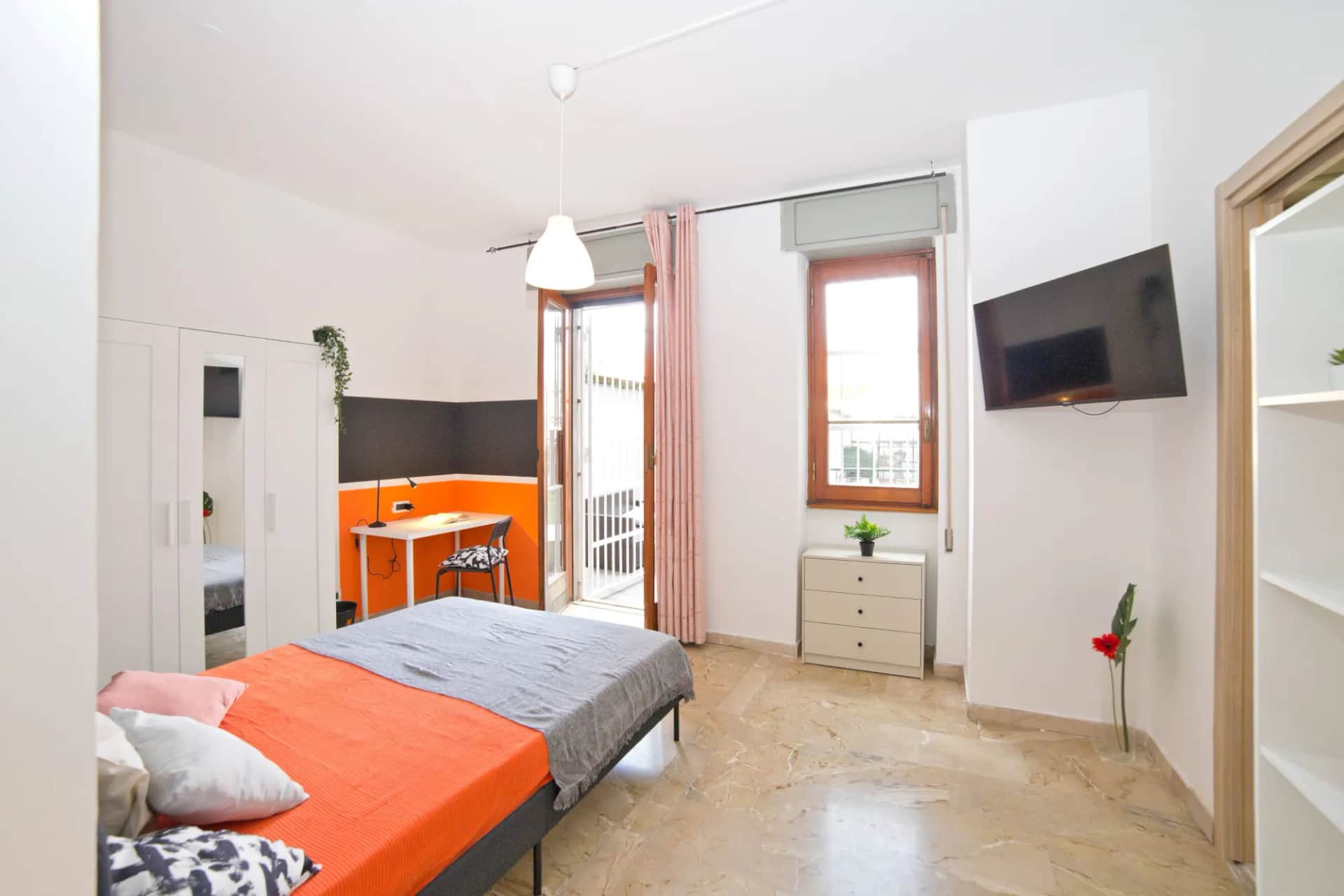 Stanza privata a Varese