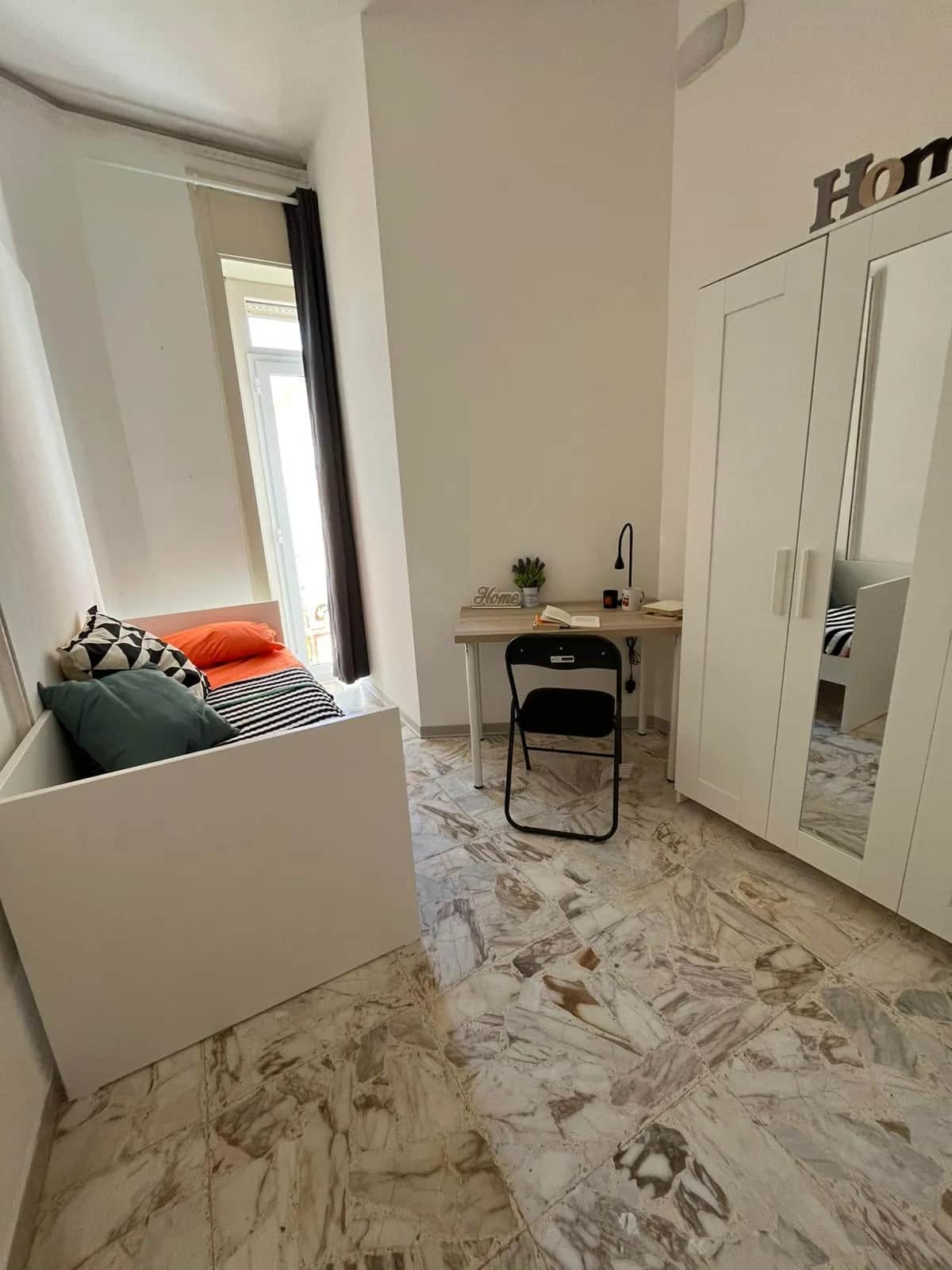 Stanza privata a Cagliari