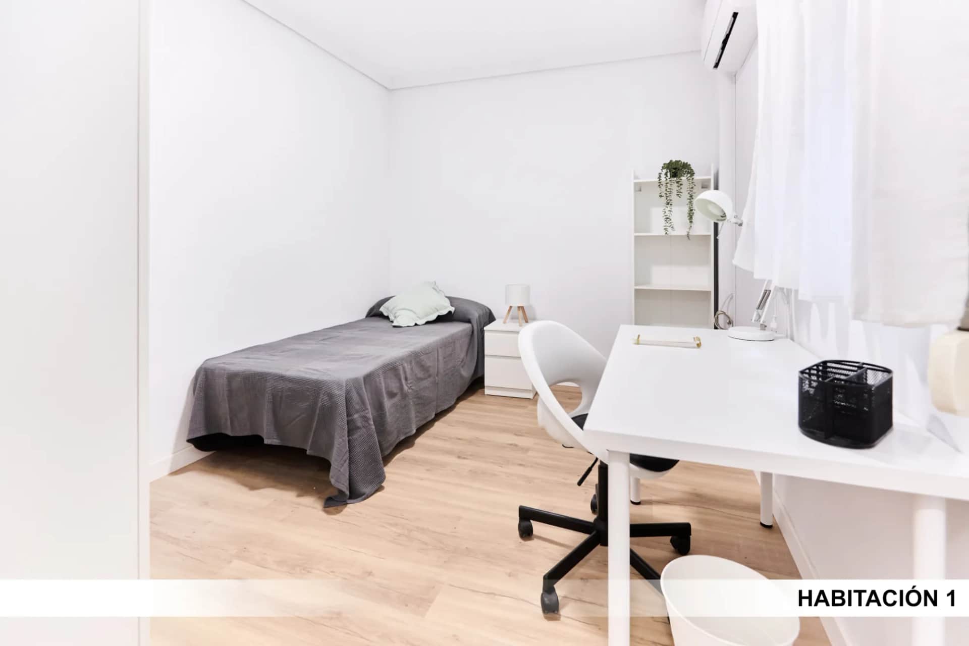 Private room in Seville