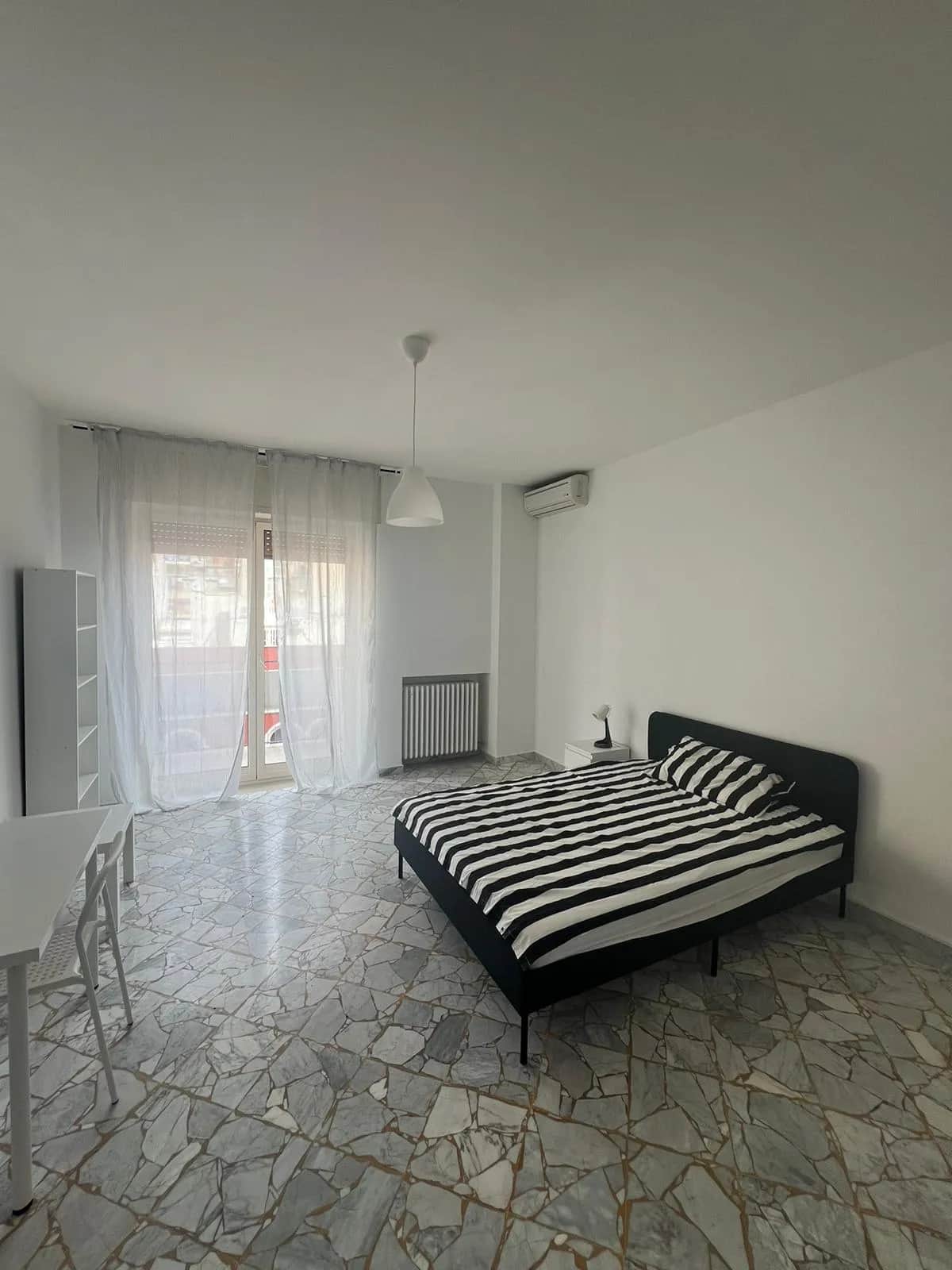 Stanza privata a Bari