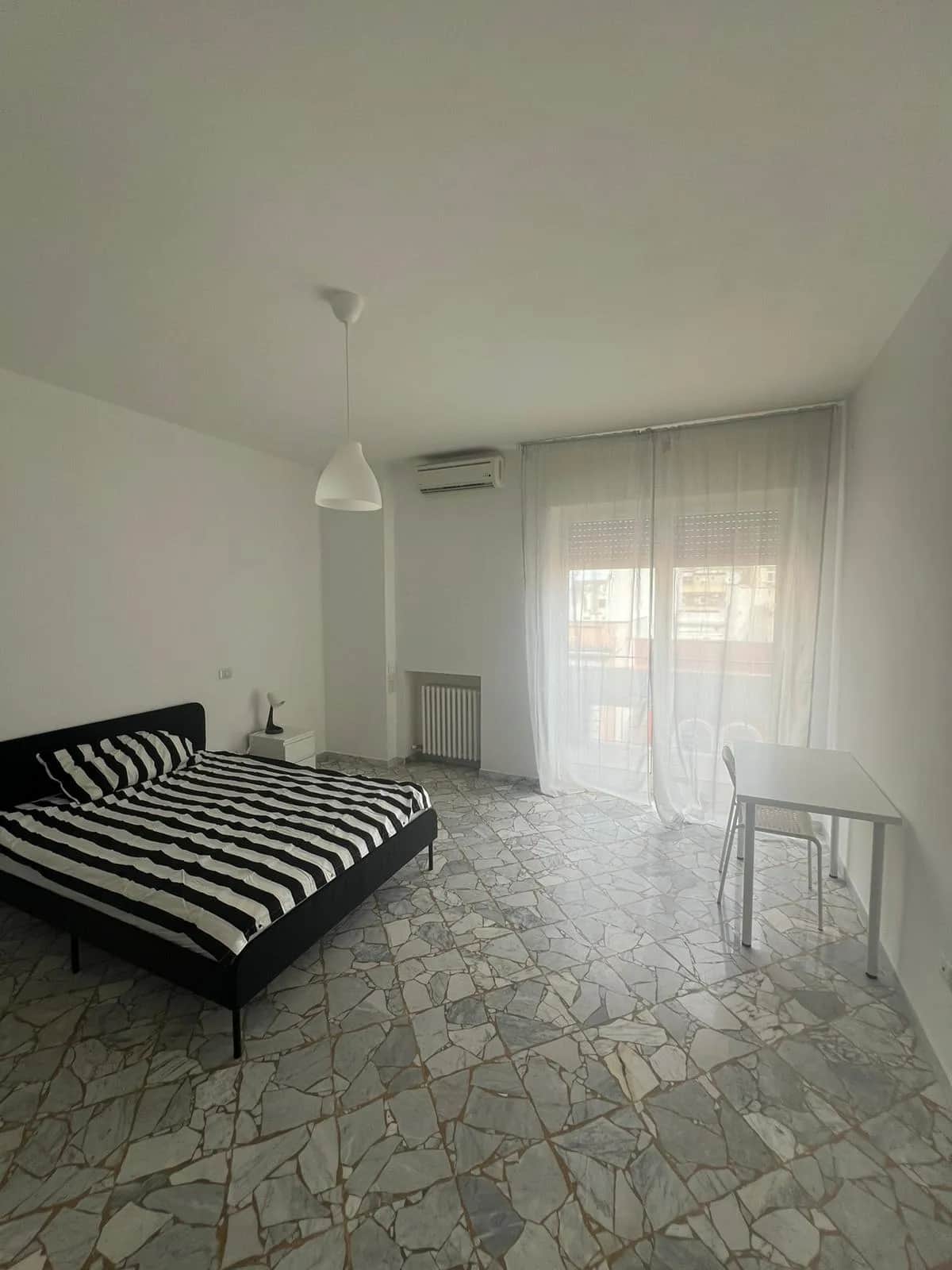 Stanza privata a Bari