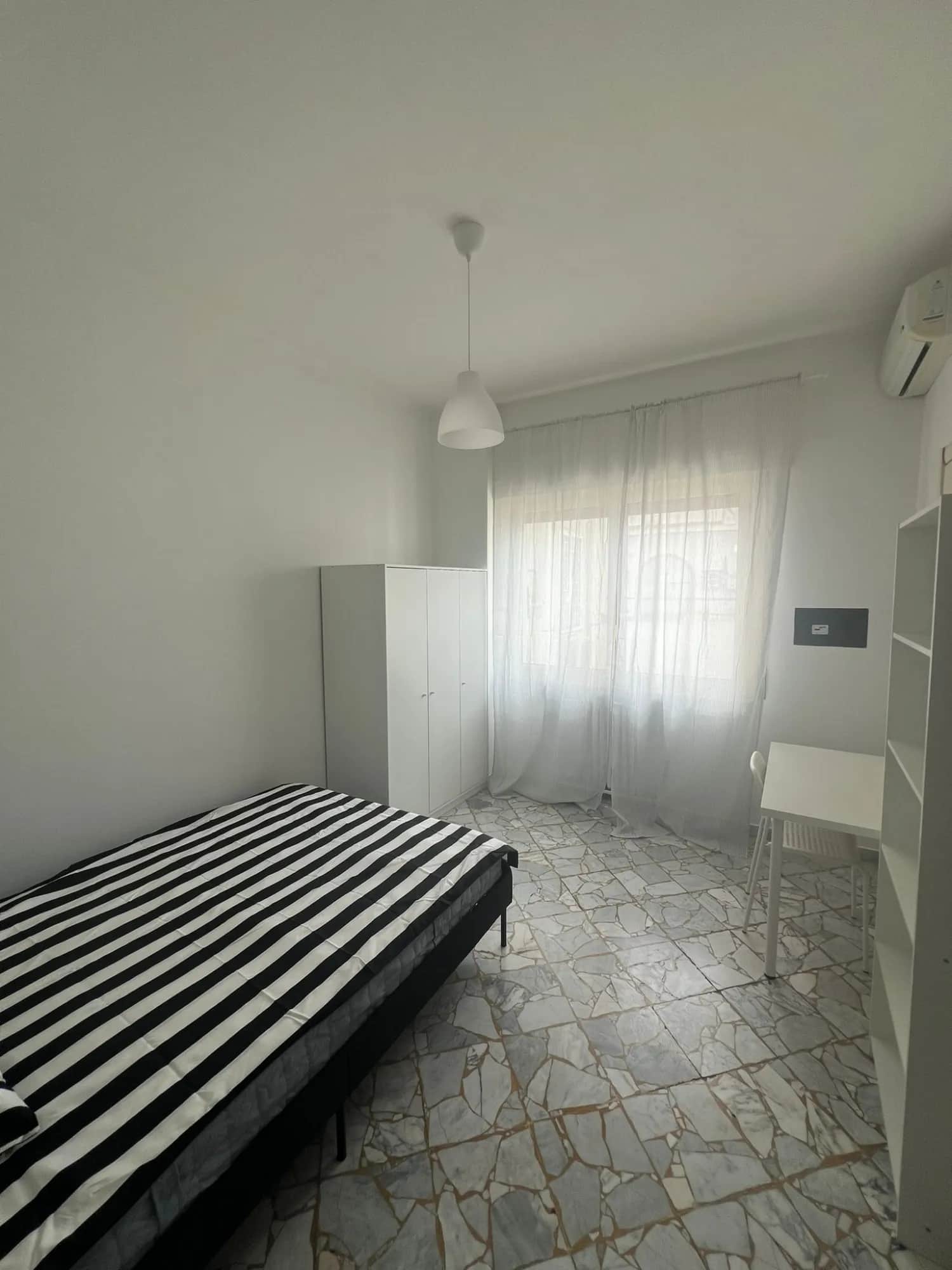 Stanza privata a Bari