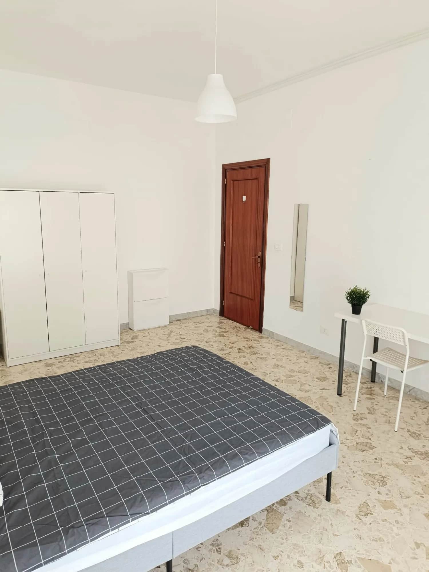 Stanza privata a Bari