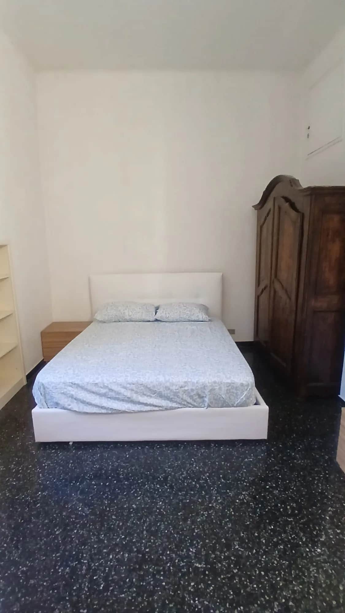 Stanza privata a Genoa
